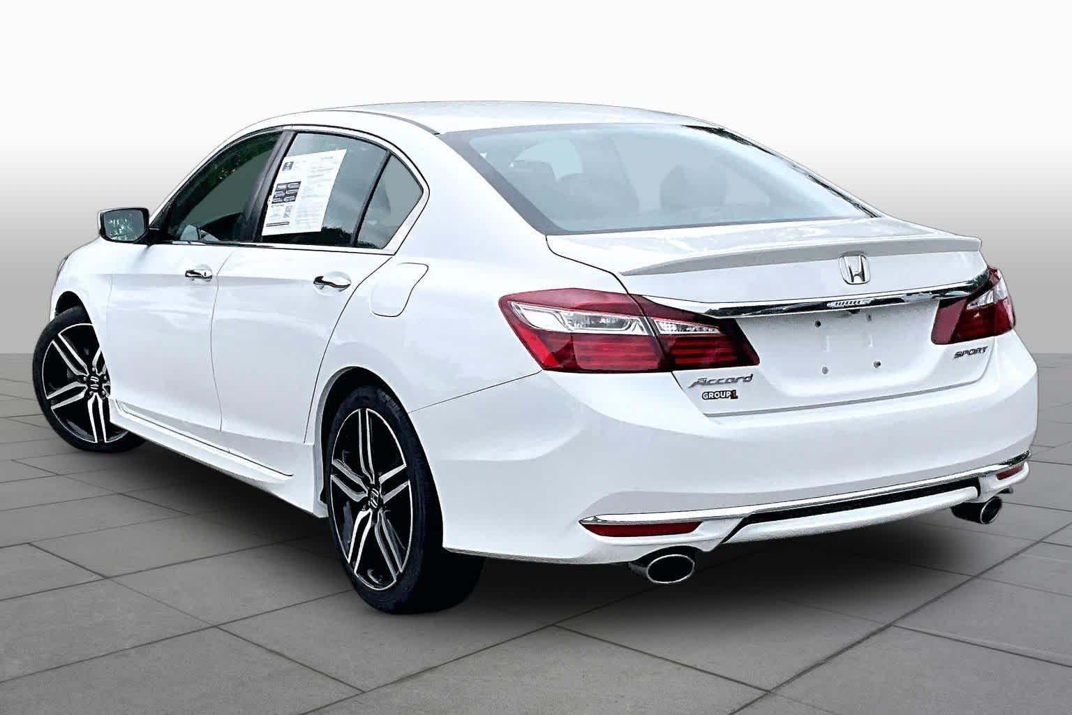 Used 2017 Honda Accord Sport image 12