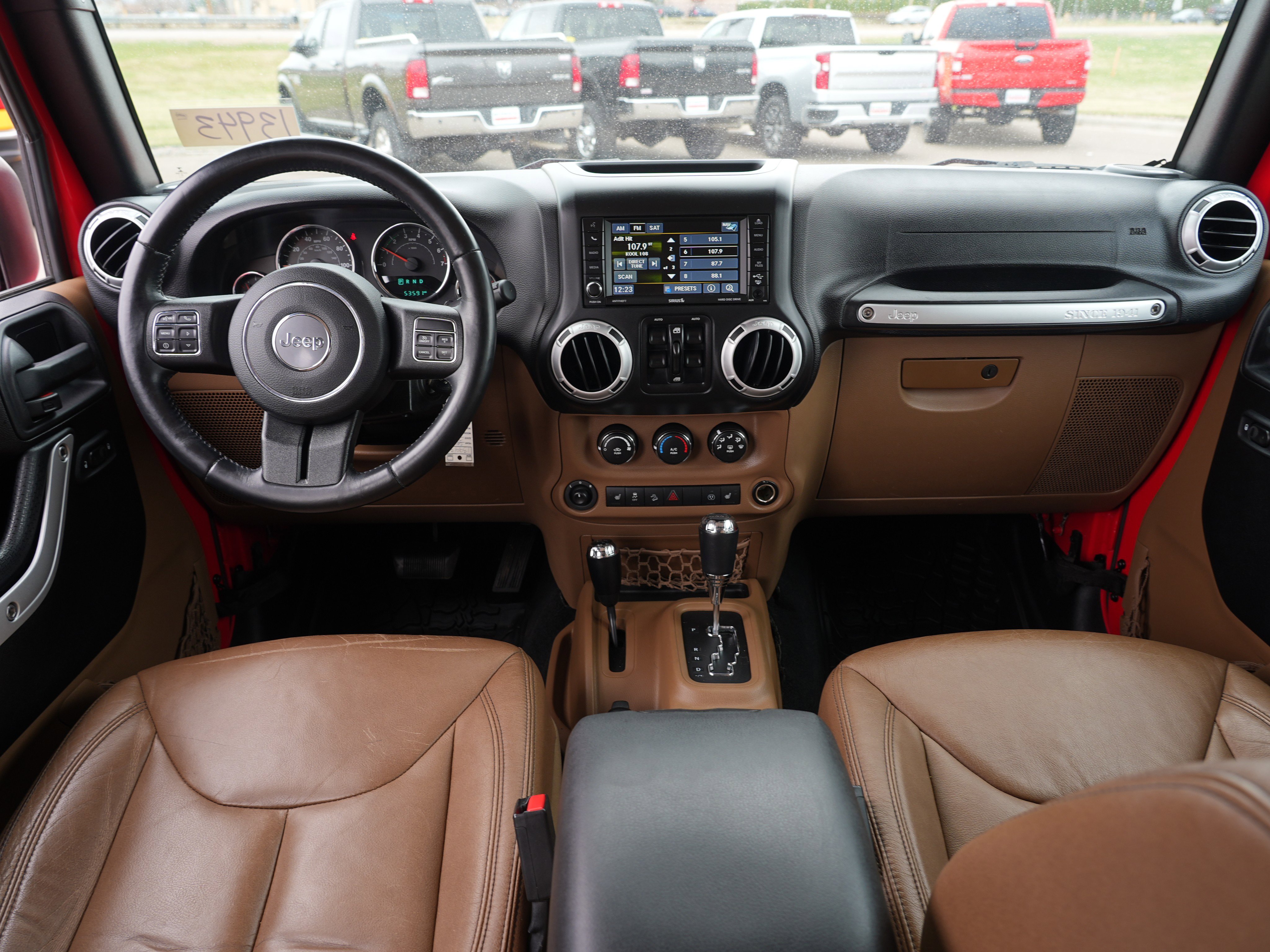 Used 2016 Jeep Wrangler Unlimited Sahara w/ Connectivity Group image 26