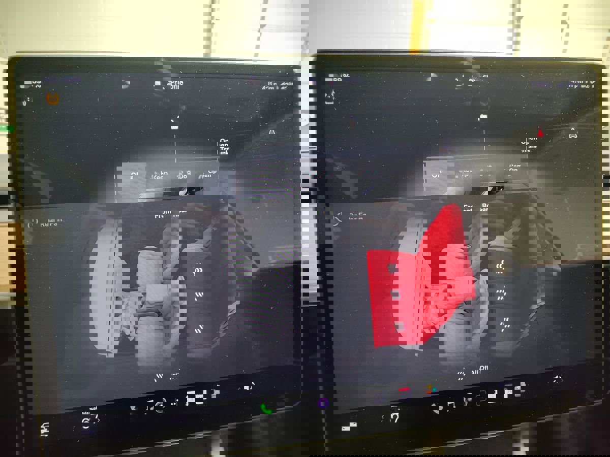 Used 2023 Tesla Model Y Long Range image 32