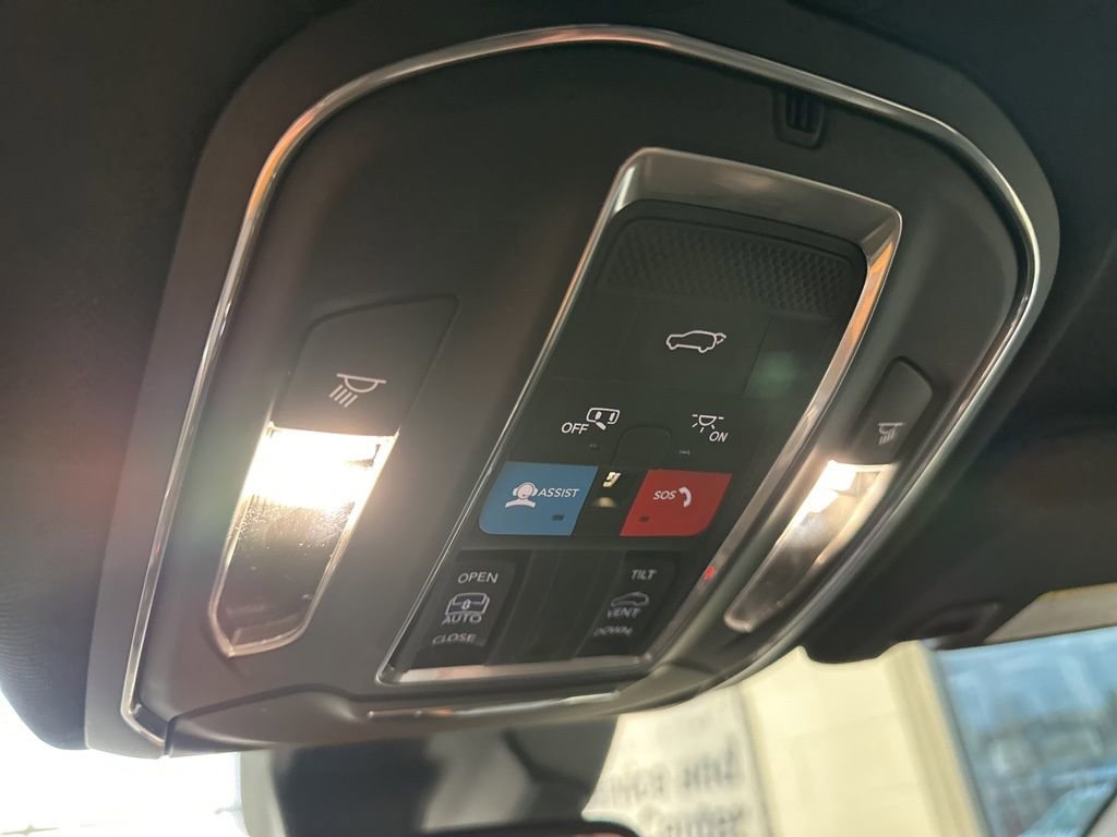 Used 2024 Jeep Grand Cherokee Altitude image 33