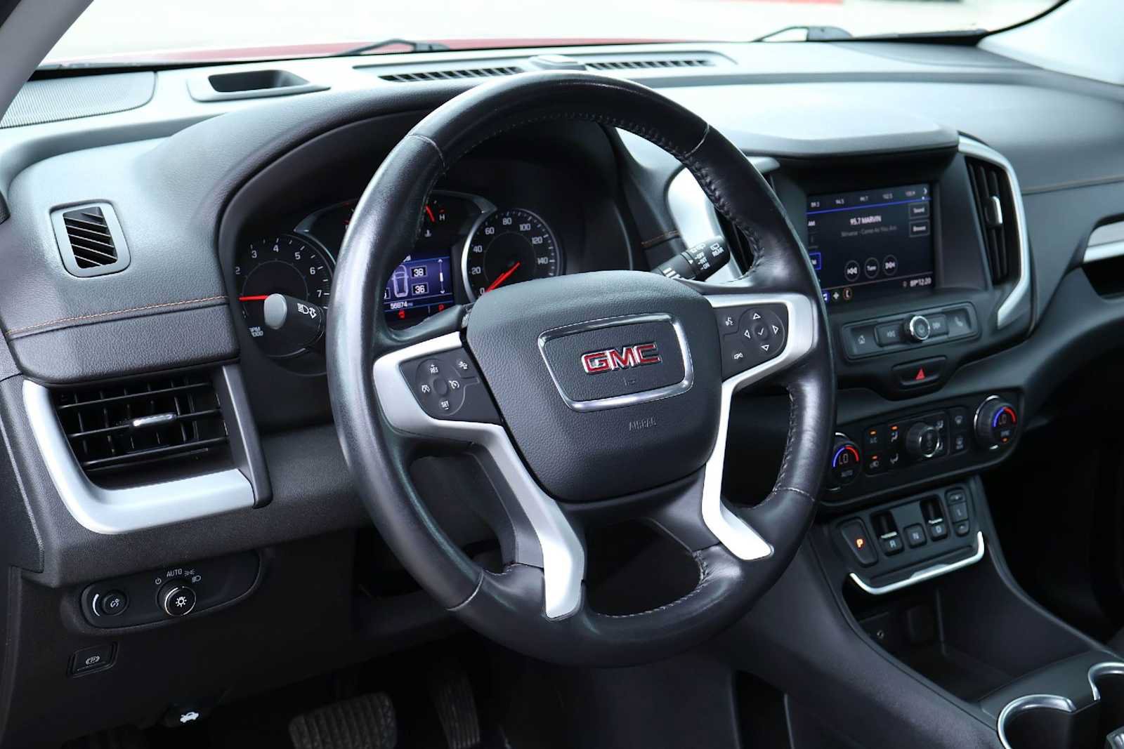 Used 2020 GMC Terrain SLE w/ Driver Convenience Package FWD image 2