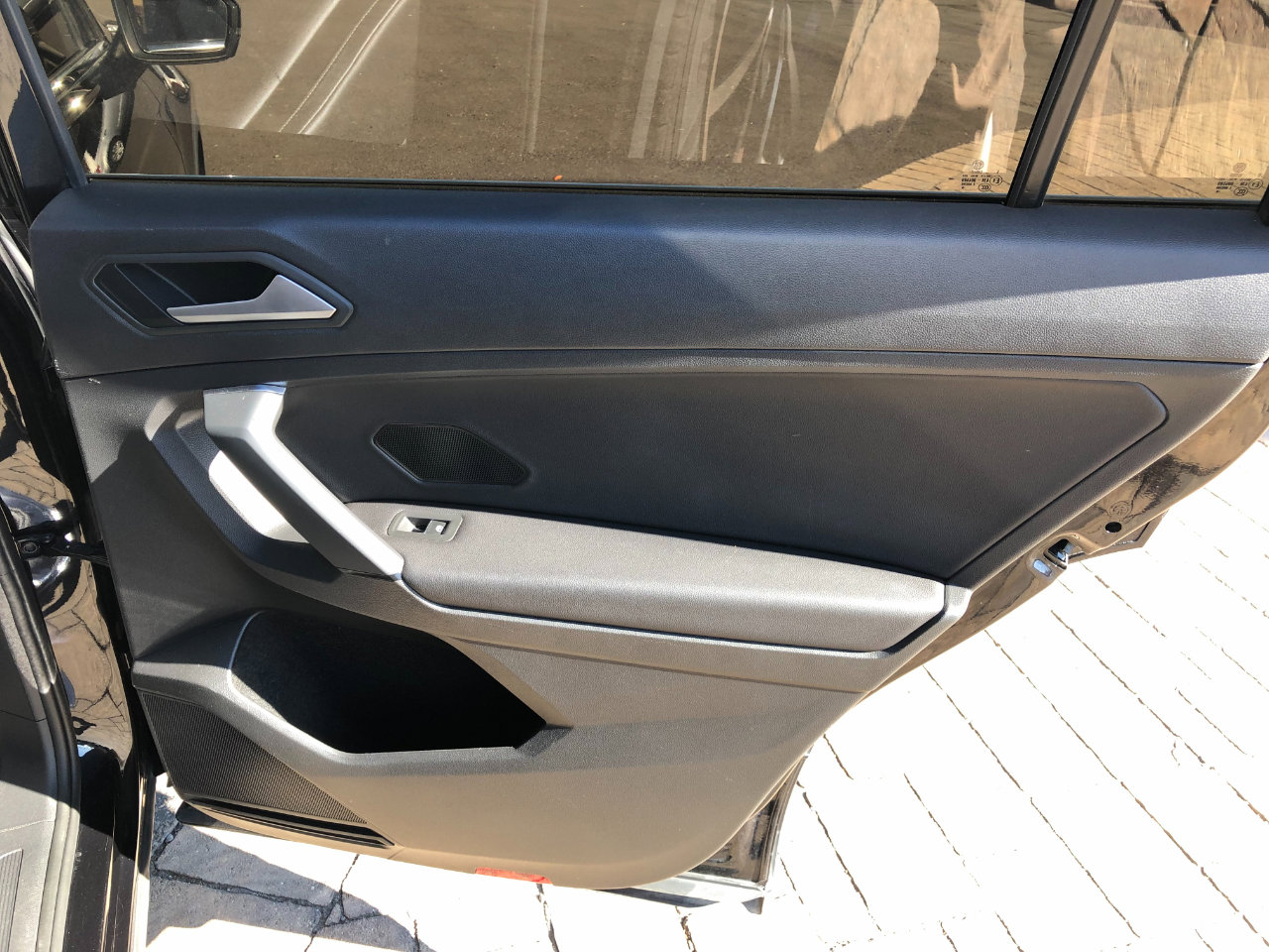 Used 2019 Volkswagen Tiguan SE w/ Panoramic Sunroof Package image 26