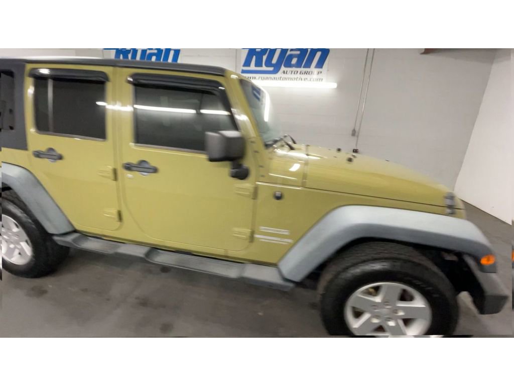 Used 2013 Jeep Wrangler Unlimited Sport image 2