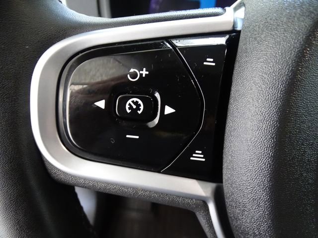 Used 2023 Volvo XC90 B5 Core w/ Climate Package AWD/4WD image 7