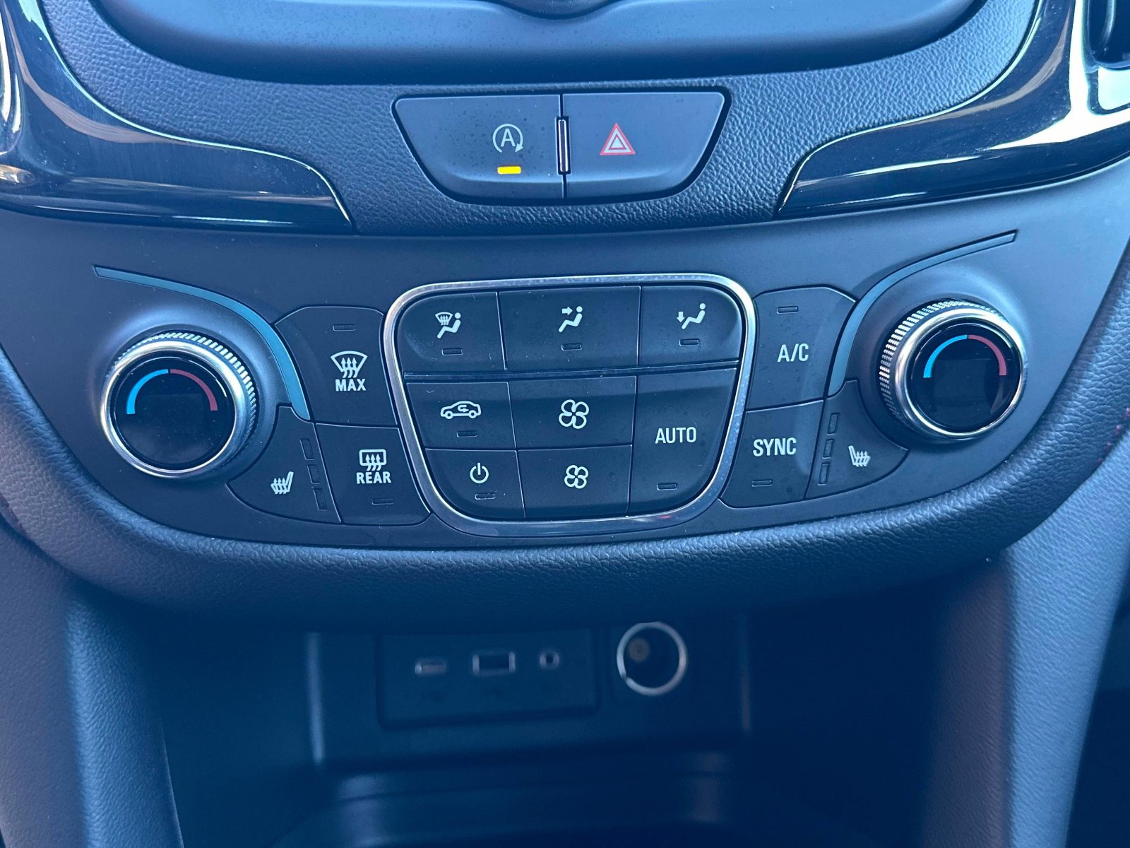 Used 2022 Chevrolet Equinox RS image 12