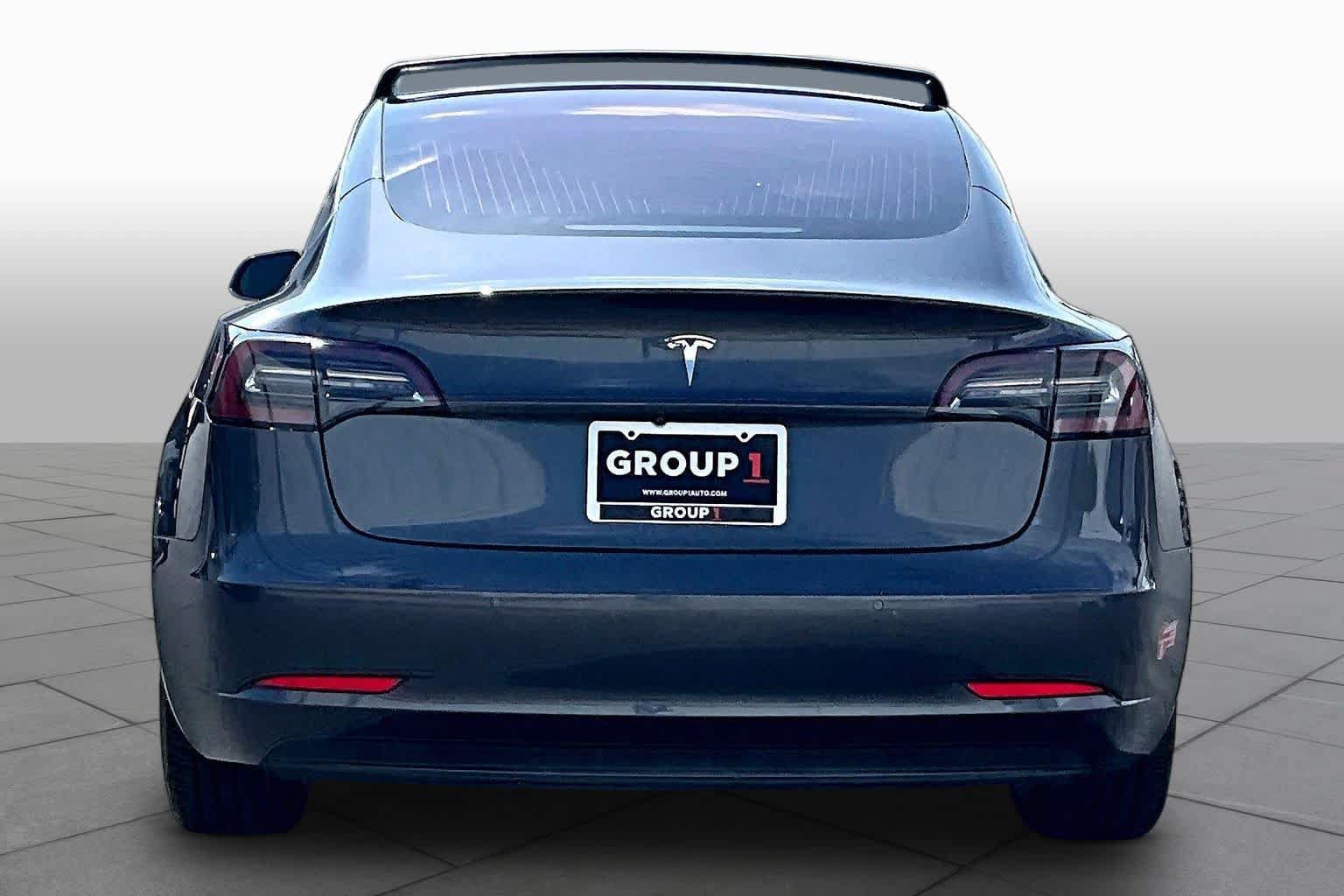 Used 2018 Tesla Model 3 Long Range RWD image 4