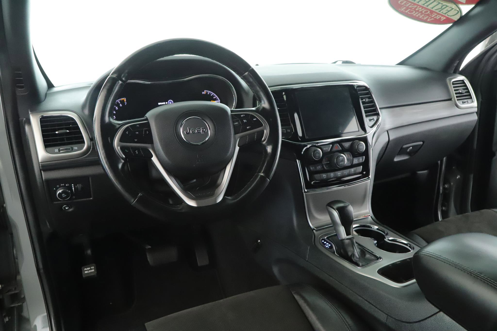 Used 2020 Jeep Grand Cherokee Altitude image 2