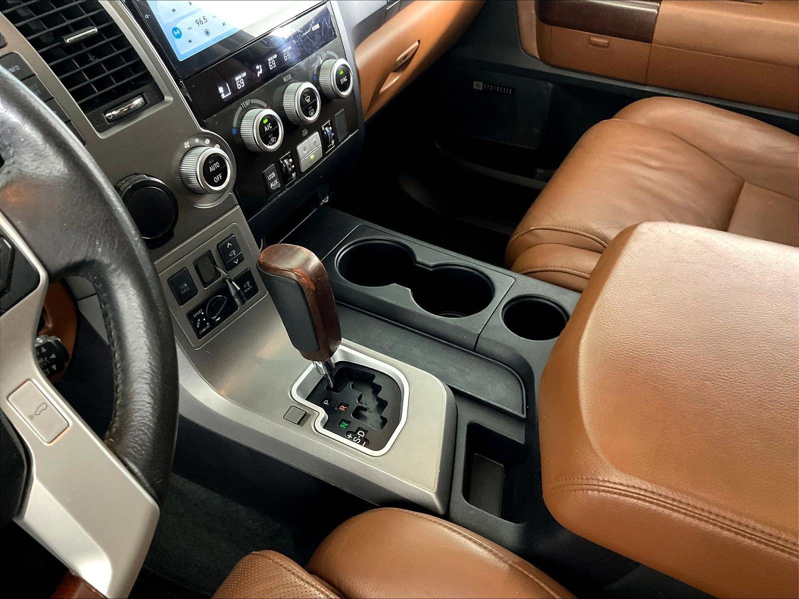 Used 2017 Toyota Sequoia Platinum RWD image 18
