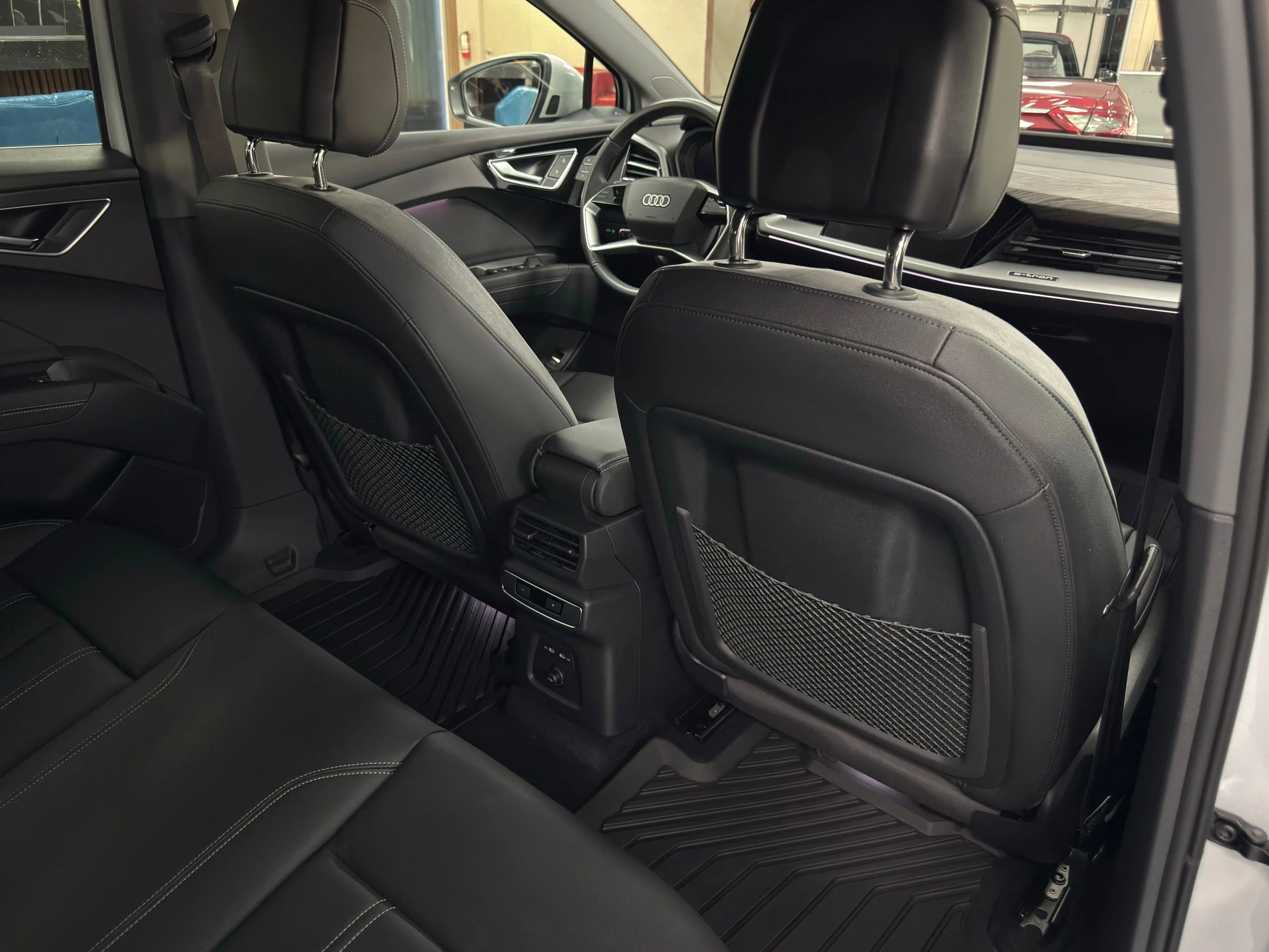 Used 2024 Audi Q4 e-tron Premium Plus w/ Premium Plus image 17