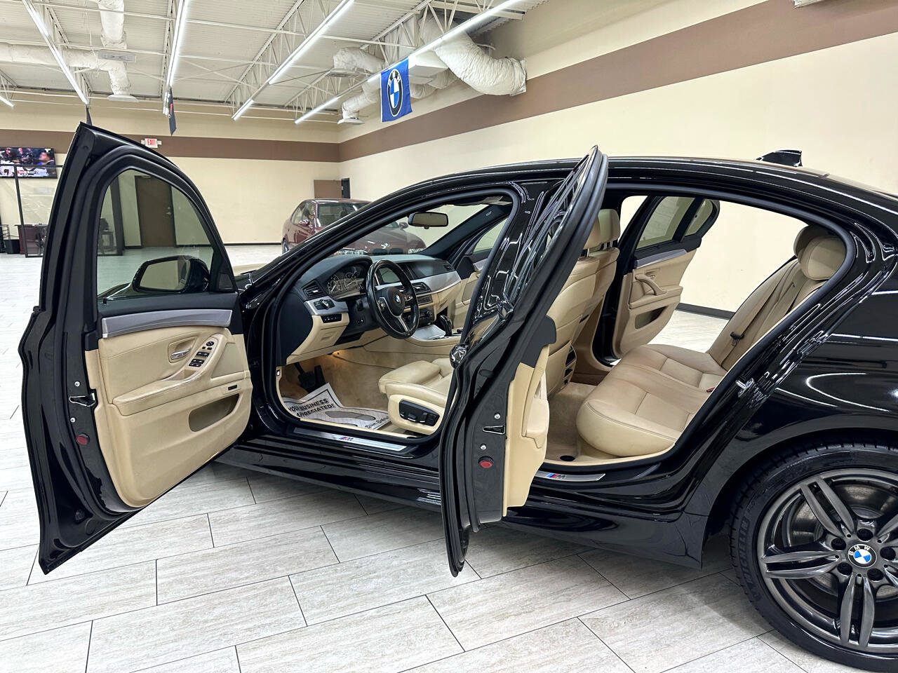 Used 2014 BMW 550i Sedan RWD image 14