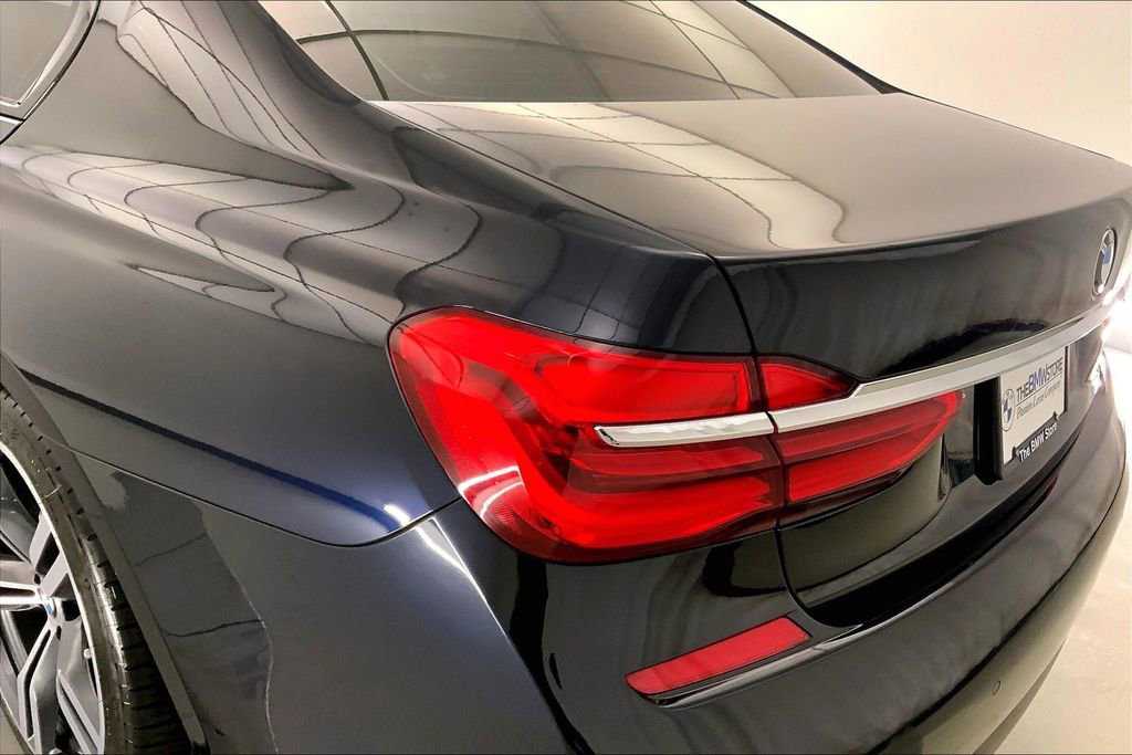 Used 2019 BMW 740i w/ Executive Package RWD image 28