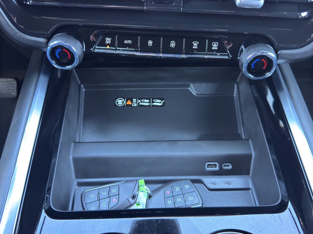 Used 2025 Chevrolet Tahoe LT image 32