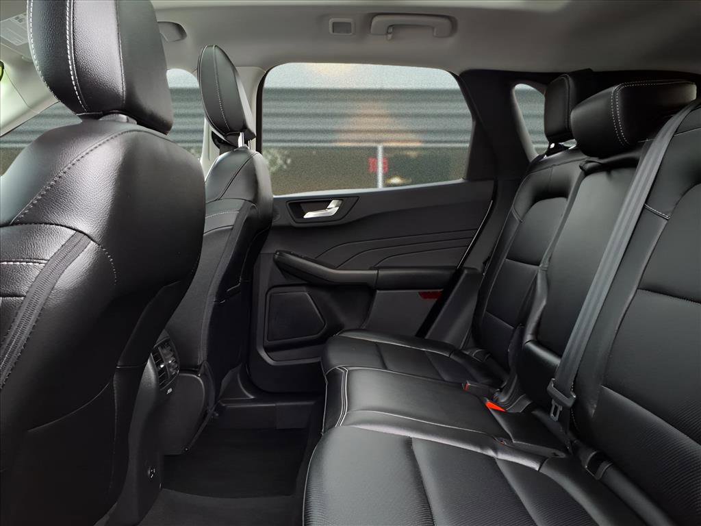 Used 2022 Ford Escape SEL w/ Technology Package image 11