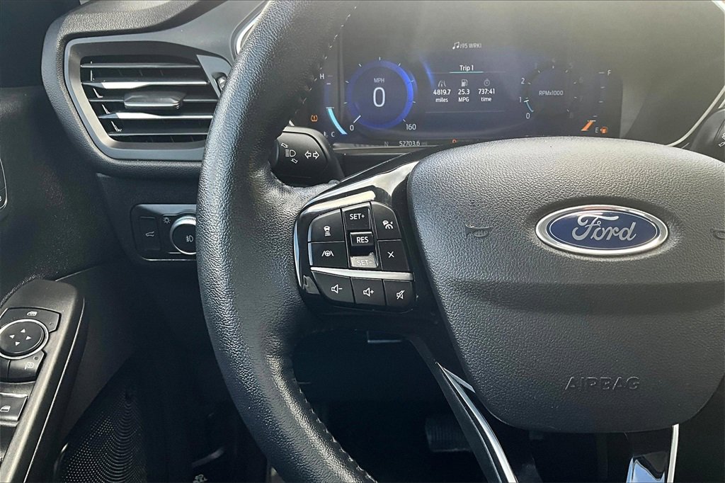 Used 2021 Ford Escape Titanium image 17