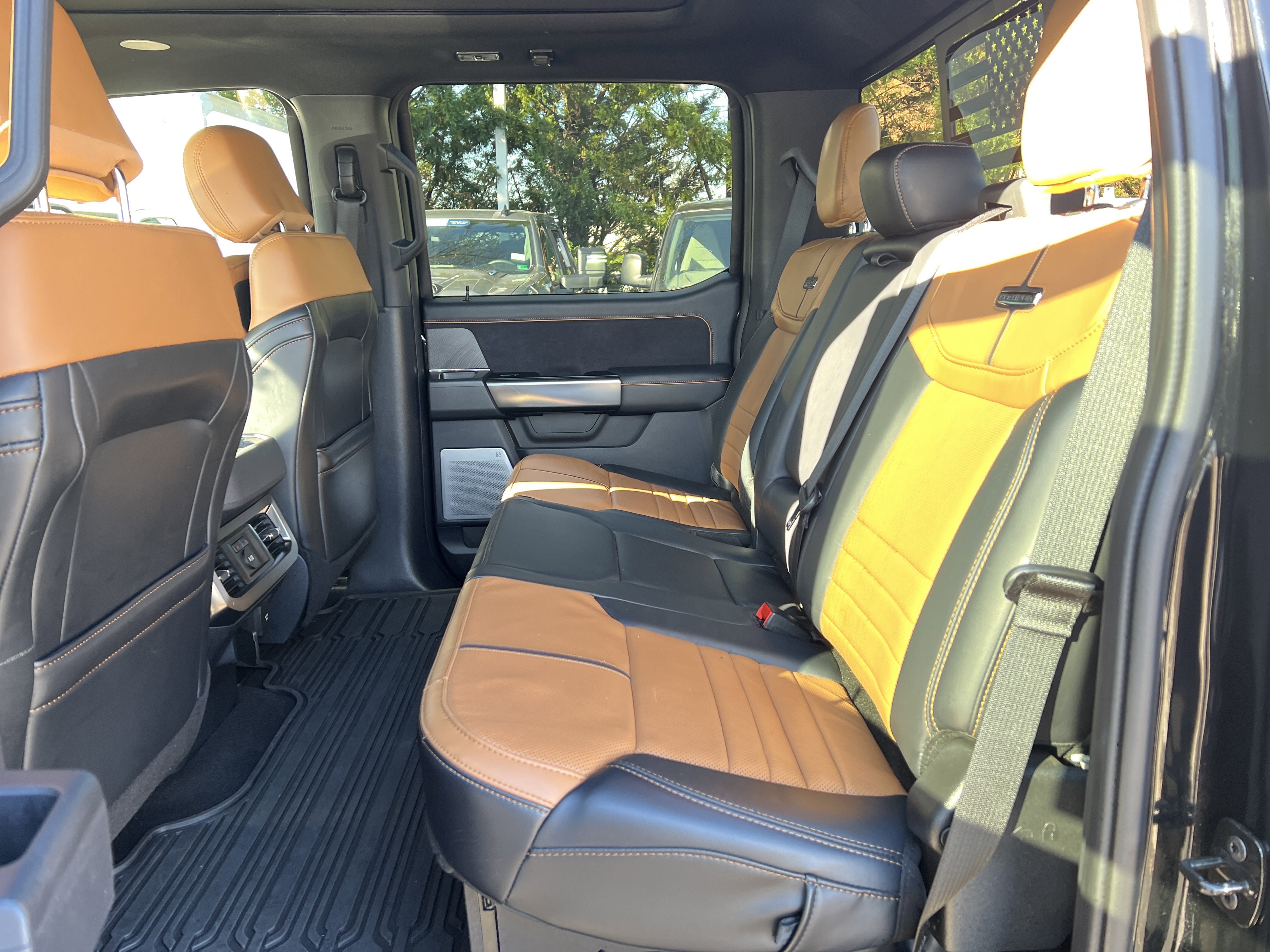 Used 2024 Ford F350 Platinum image 31