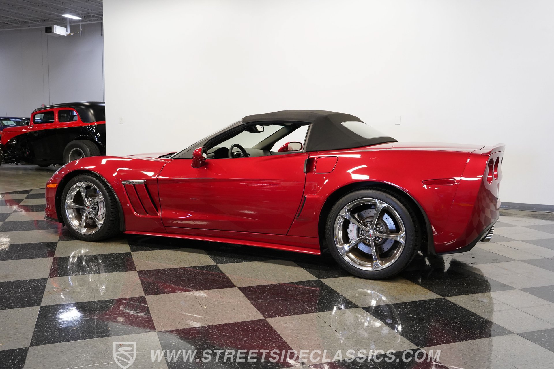 Used 2012 Chevrolet Corvette Grand Sport w/ 3LT Preferred Equipment Group RWD image 9