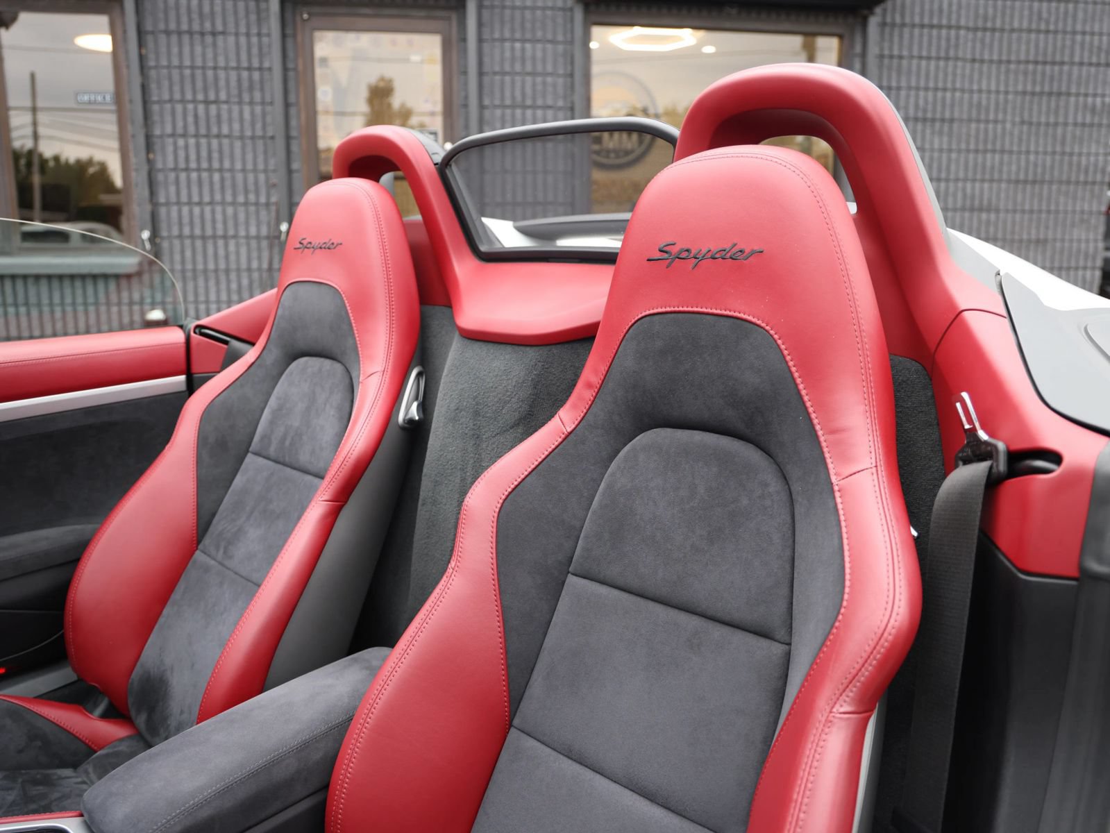 Used 2021 Porsche 718 Boxster Spyder RWD image 28