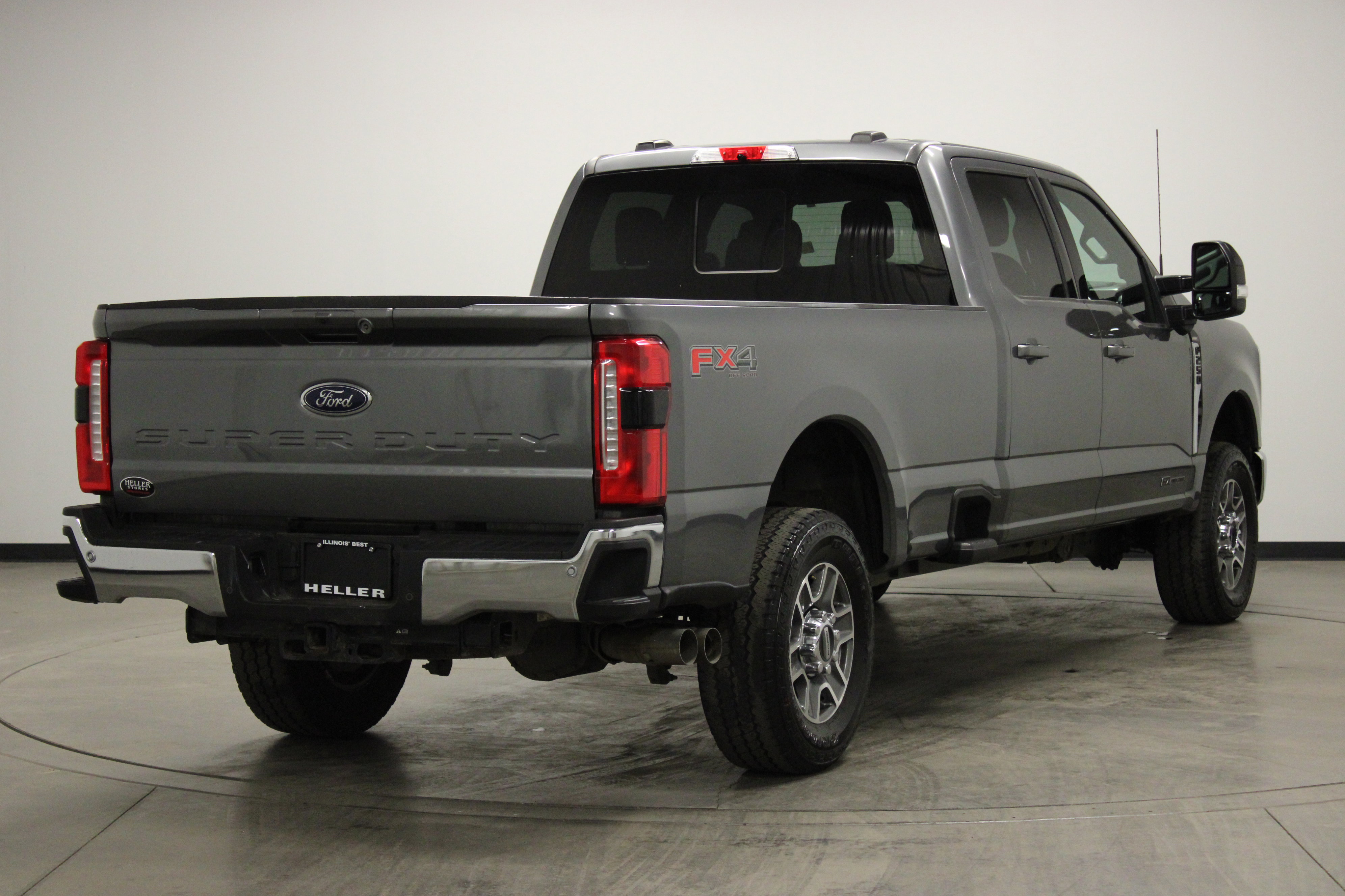 Used 2024 Ford F250 Lariat w/ FX4 Off-Road Package image 8