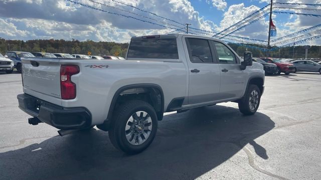 Used 2023 Chevrolet Silverado 2500 Custom w/ Custom Value Package image 4