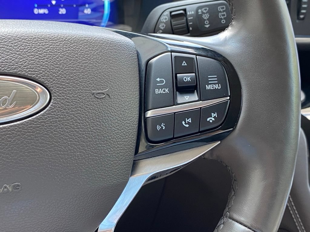 Used 2023 Ford Explorer Platinum w/ Technology Package AWD/4WD image 20