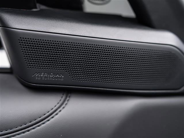 Used 2025 Land Rover Range Rover SE image 25