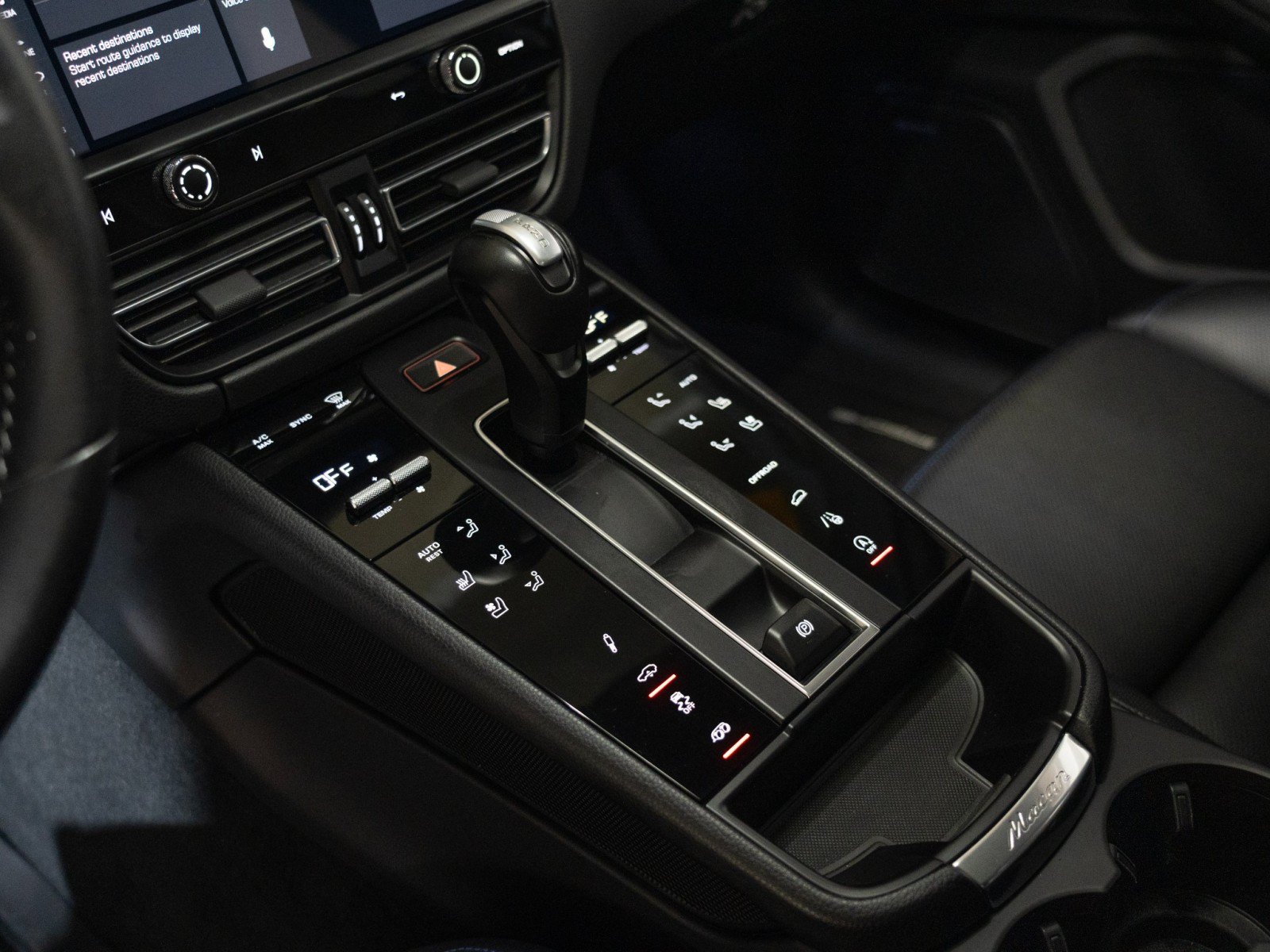 Certified 2024 Porsche Macan GTS AWD/4WD image 22