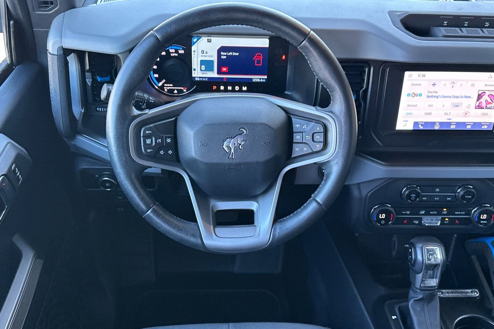 Used 2023 Ford Bronco Black Diamond w/ Sasquatch Package image 14