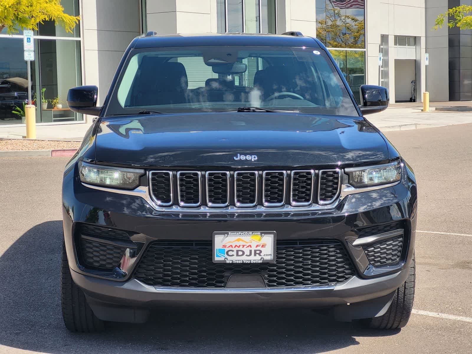 Used 2023 Jeep Grand Cherokee Laredo w/ Luxury Tech Group I AWD/4WD video 2