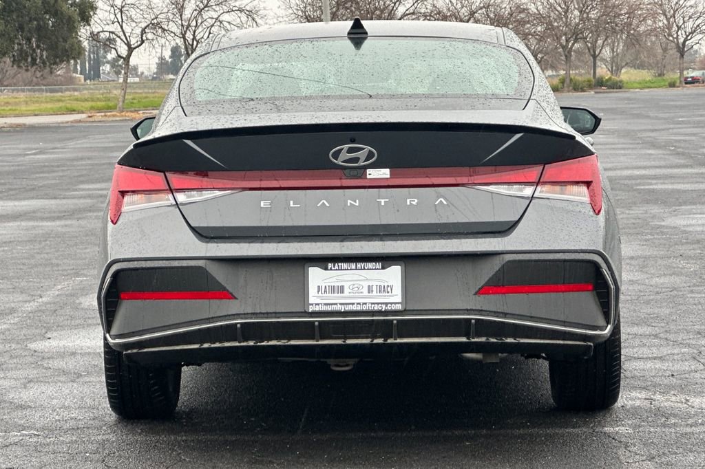 New 2025 Hyundai Elantra Sport image 5