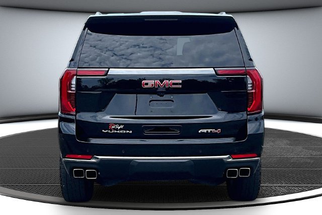 Used 2025 GMC Yukon XL AT4 AWD/4WD image 5