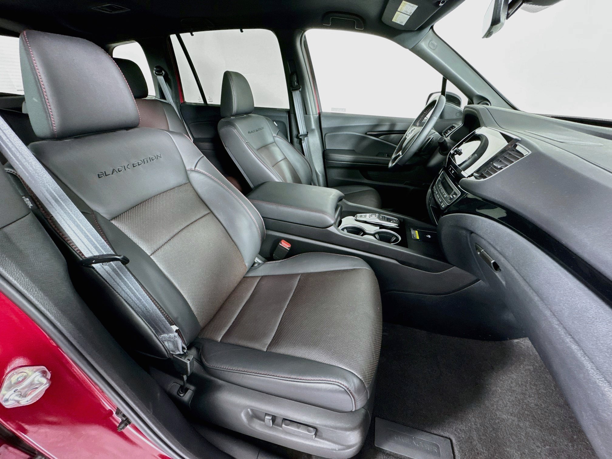 Certified 2024 Honda Passport Black Edition image 29