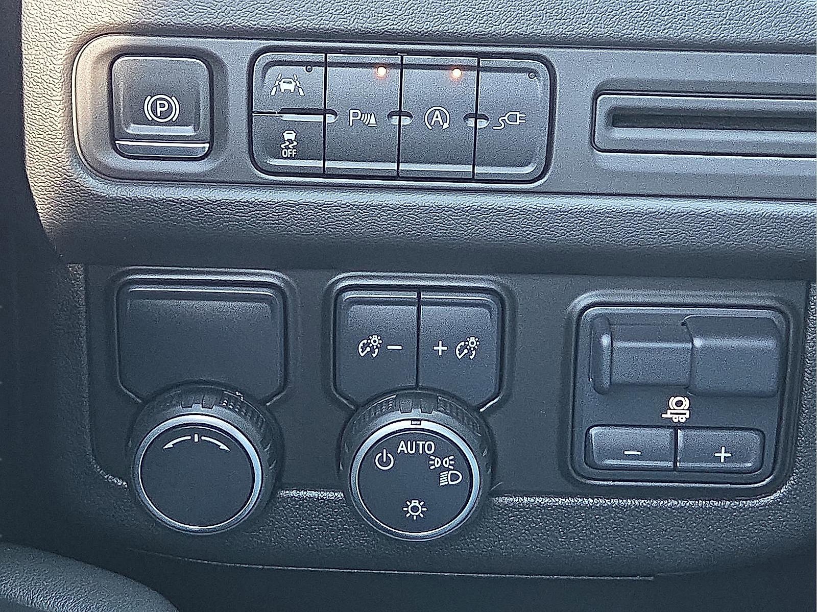 Used 2021 Chevrolet Suburban LT w/ LT Signature Package image 19