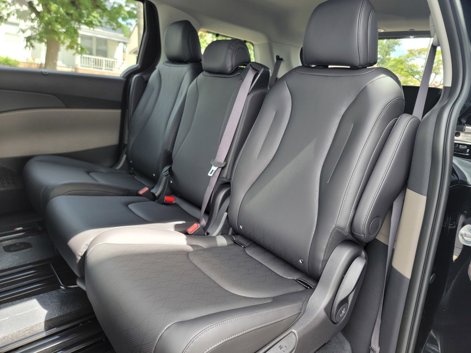 New 2026 Kia Carnival EX image 15