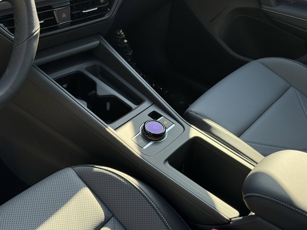 New 2025 Volkswagen Tiguan SE R-Line image 23