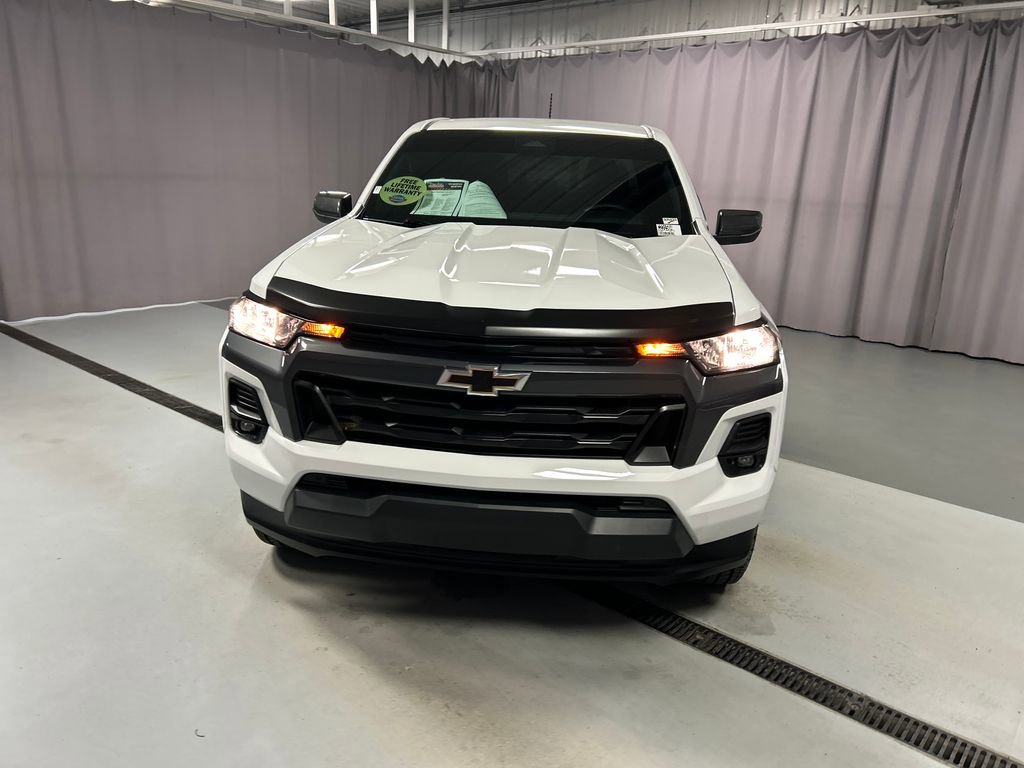 Used 2024 Chevrolet Colorado LT w/ LT Convenience Package RWD image 2