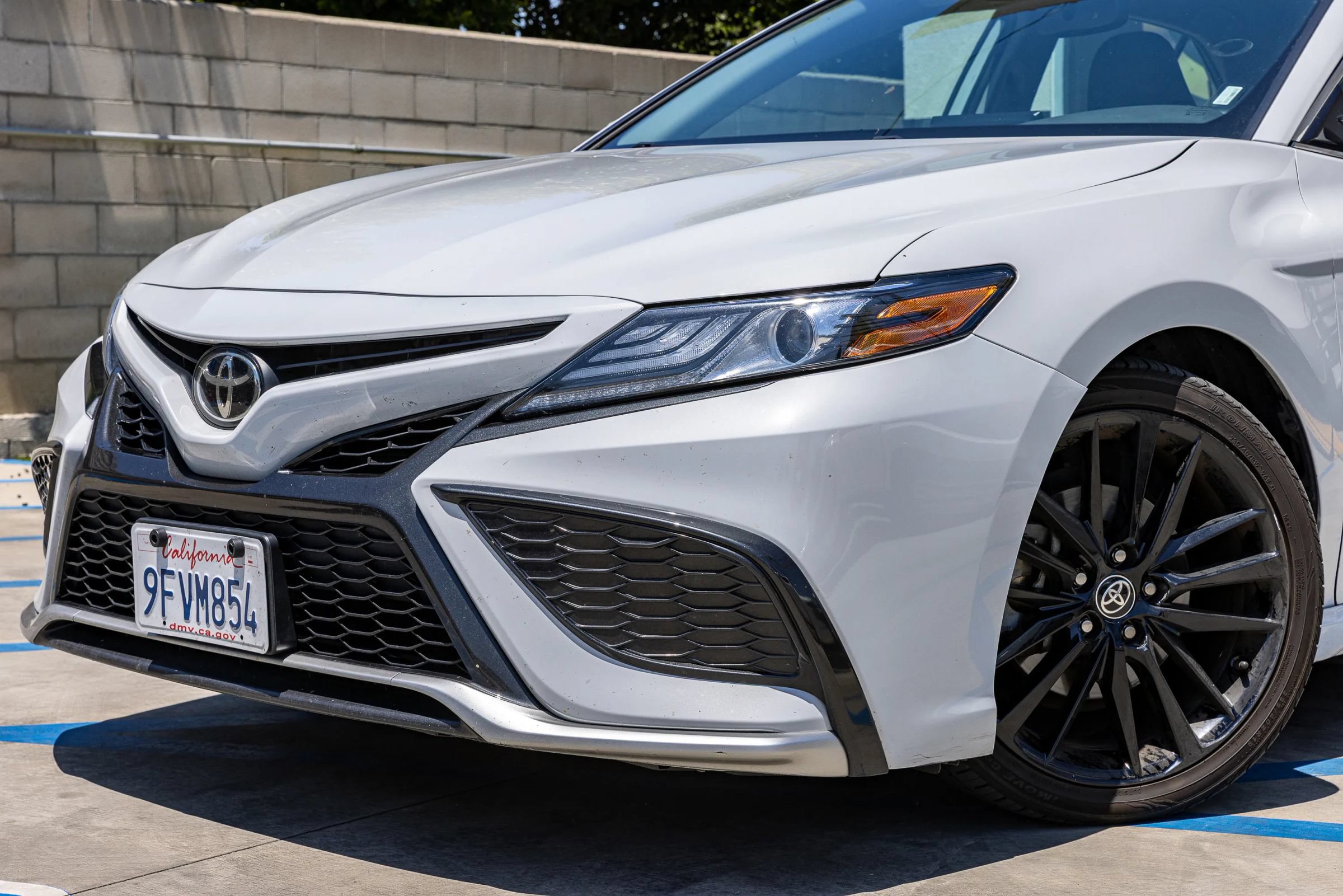 Used 2023 Toyota Camry XSE FWD image 7