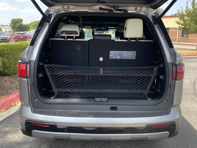 Used 2024 Toyota Sequoia Capstone AWD/4WD image 6