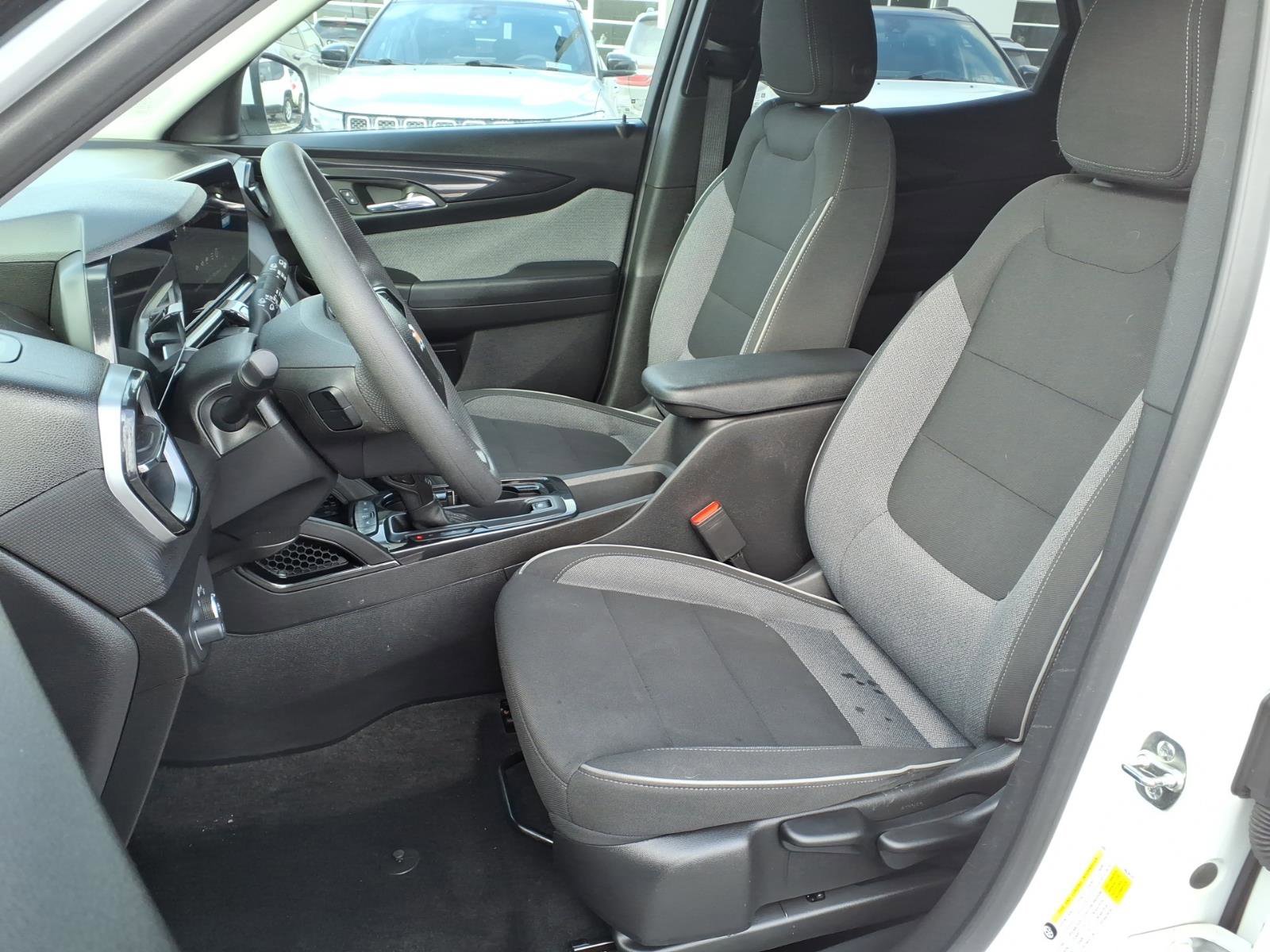 Used 2025 Chevrolet TrailBlazer LT image 8