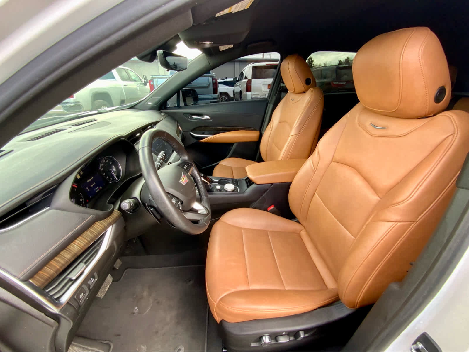 Used 2021 Cadillac XT4 Premium Luxury w/ Enhanced Visibility Package image 23