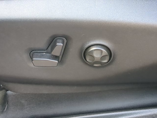 Certified 2026 Chrysler Pacifica Select FWD image 23