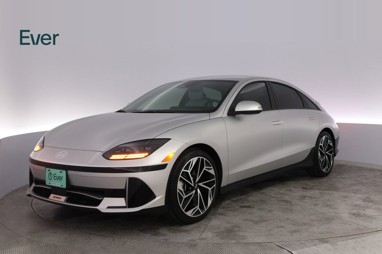 Used 2025 Hyundai Ioniq 6 SEL RWD image 2