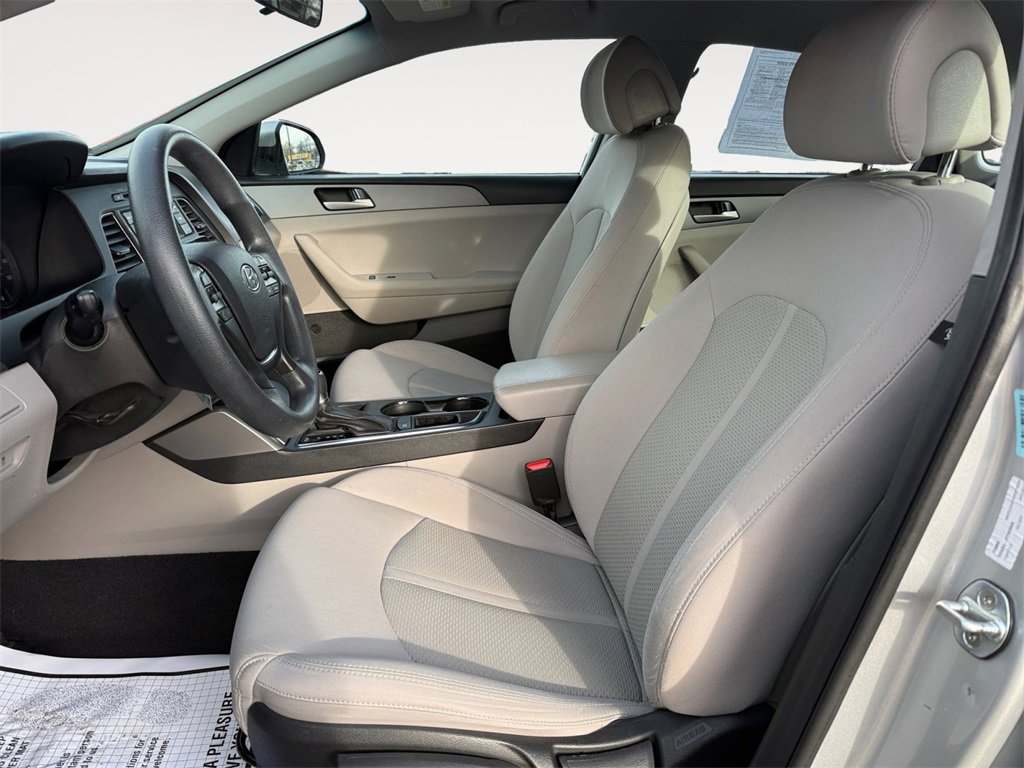 Used 2017 Hyundai Sonata SE image 9