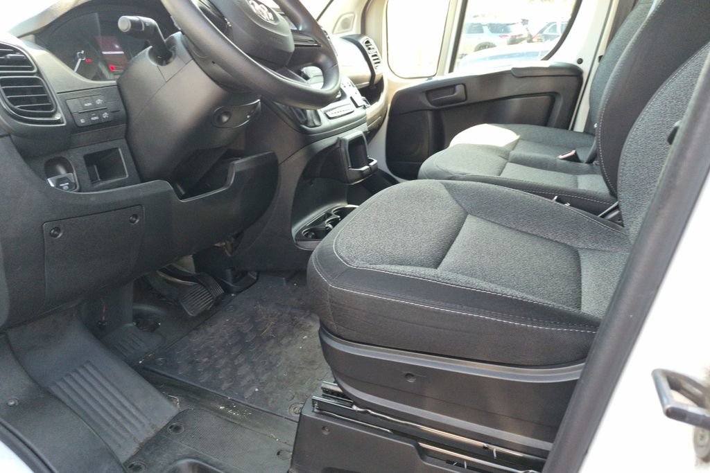 Used 2022 RAM ProMaster 2500 w/ Convenience Group FWD image 11