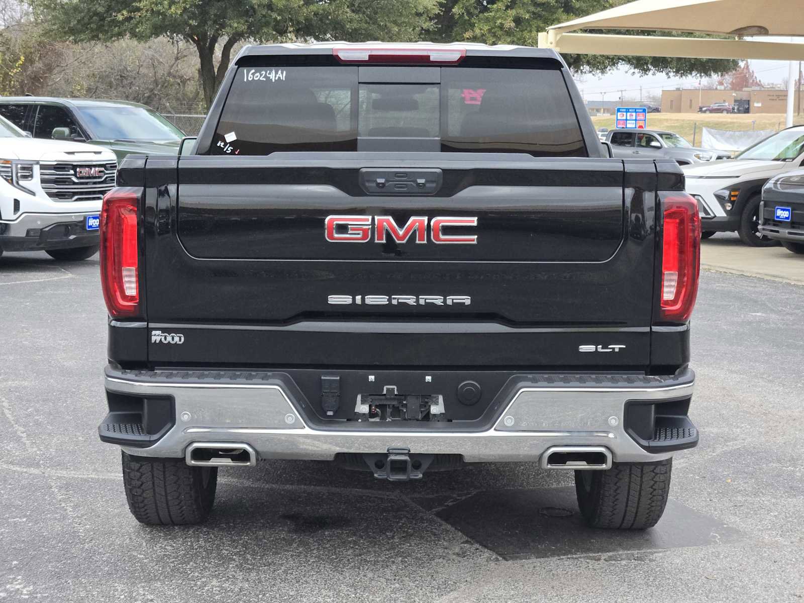 Certified 2024 GMC Sierra 1500 SLT image 4