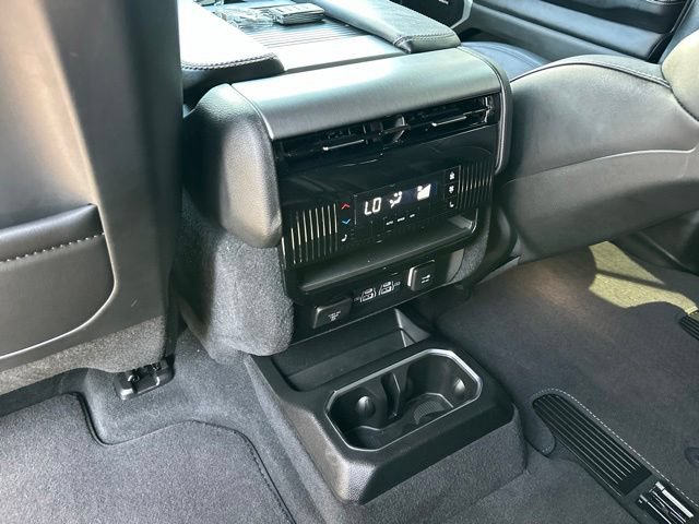 Used 2025 Jeep Wagoneer L Series II w/ Premium Group I AWD/4WD image 32