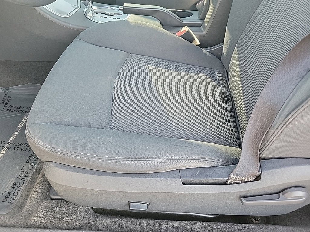 Used 2010 Chrysler Sebring Touring image 7