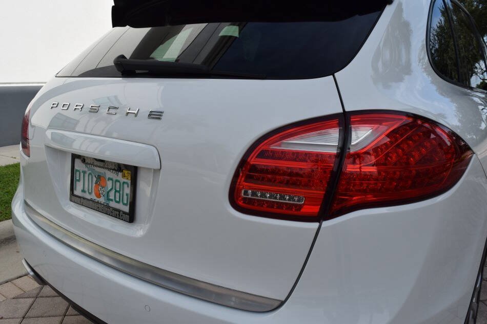 Used 2013 Porsche Cayenne Diesel AWD/4WD image 23