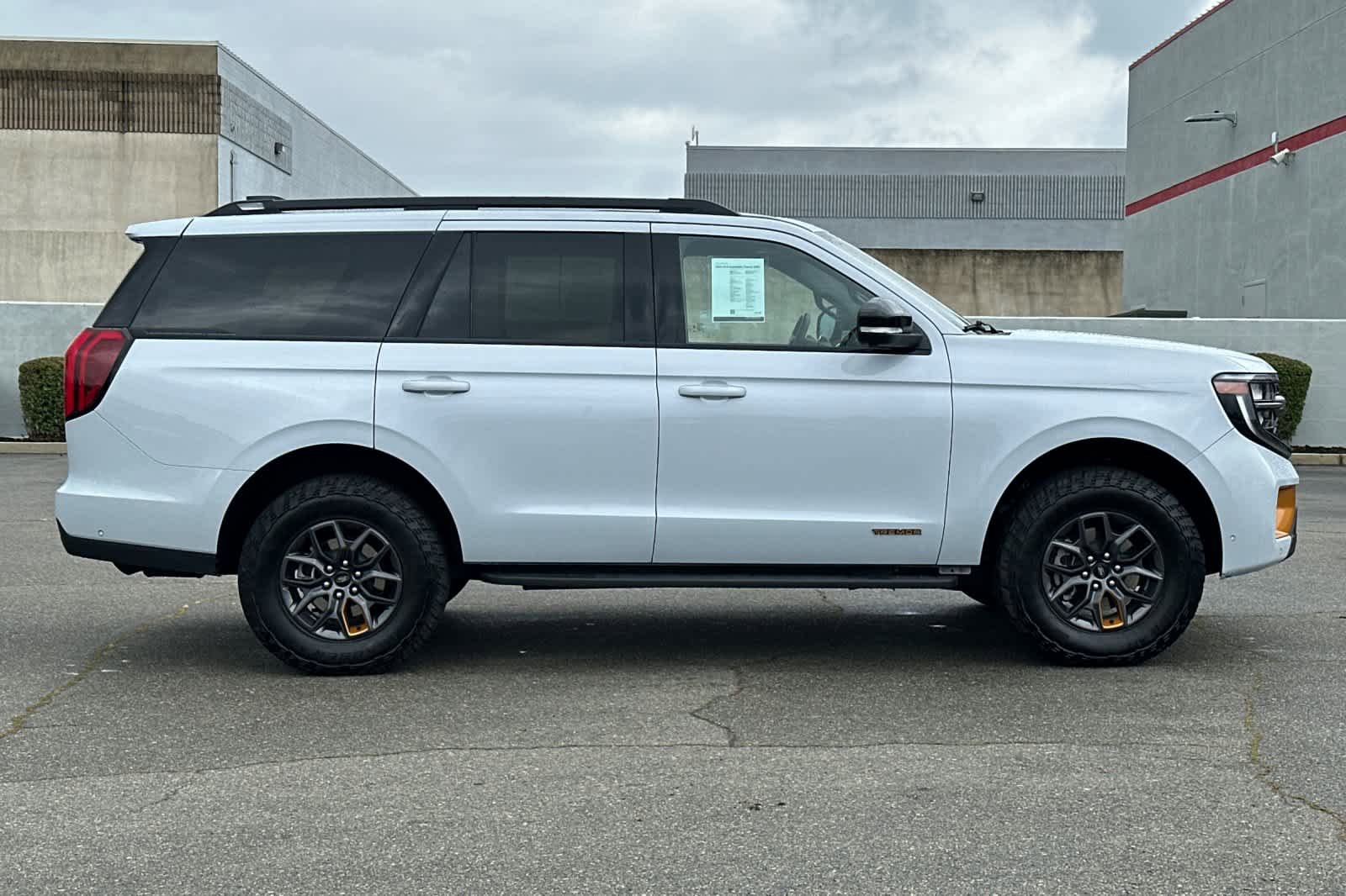 Used 2025 Ford Expedition Tremor image 6