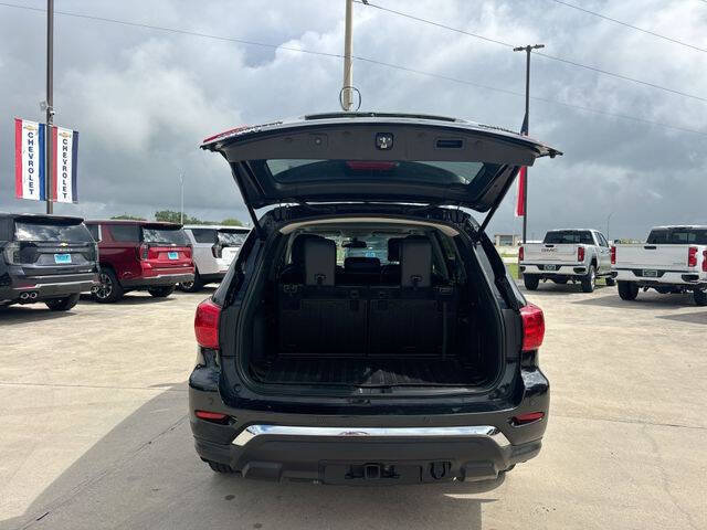 Used 2017 Nissan Pathfinder Platinum w/ Family Entertainment Package AWD/4WD image 27