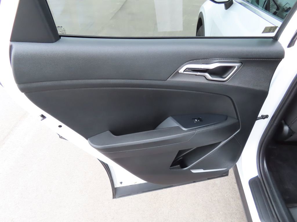 Certified 2025 Kia Sportage LX image 25